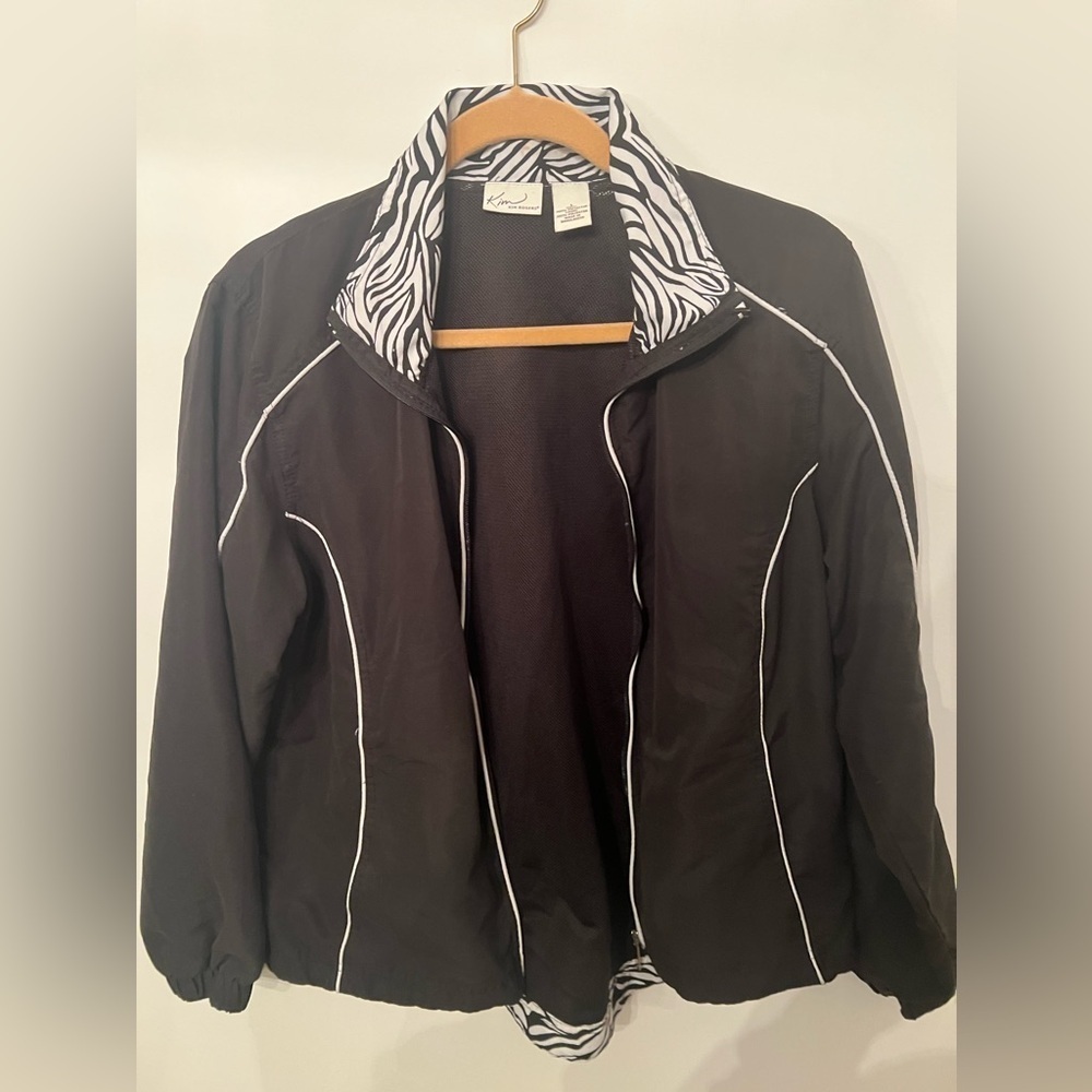 KIM ROGERS LIGHTWEIGHT JACKET. BLACK W/WHITE TRIM. SIZE LARGE DRAW STRING BOTTOM
